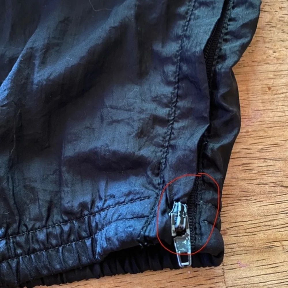 Vintage Nike Youth Size 5/6 Unisex Black Nylon Joggers With Ankle Zippers‎